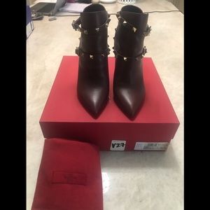 VALENTINO Auth Rockstud Burg Leather Boots Sz 38.5